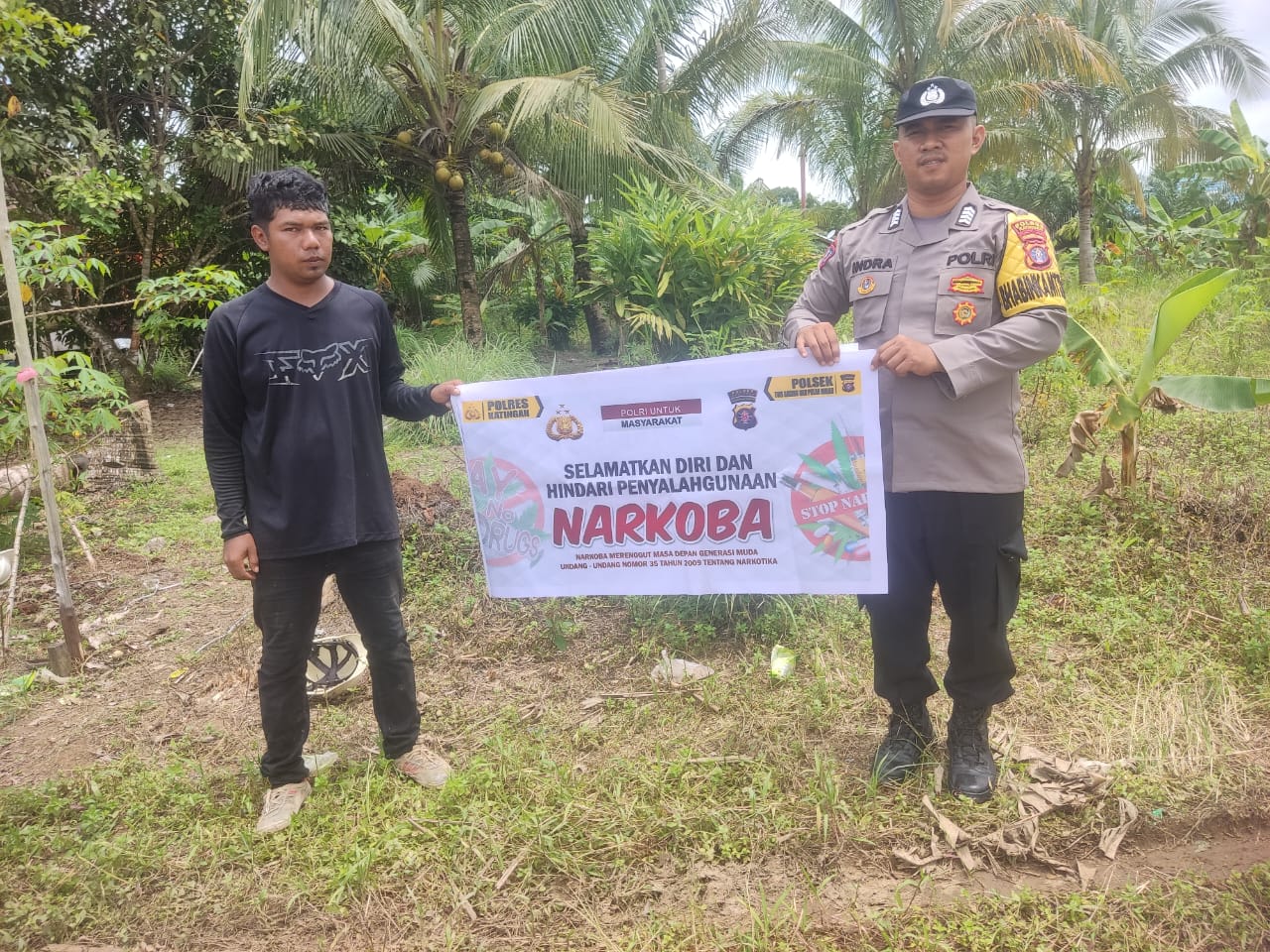 ‎Melalui Imbauan dan media spanduk, Polsek Tewang Sangalang Garing dan Pulau Malan Imbau Warga Tidak Terjerumus  Penyalahgunaan Narkoba.