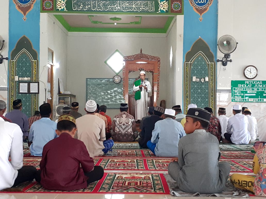 *Polsek Montallat *Melaksanakan Pengamanan Ibadah Sholat Jum’at Diwilkum Montallat **