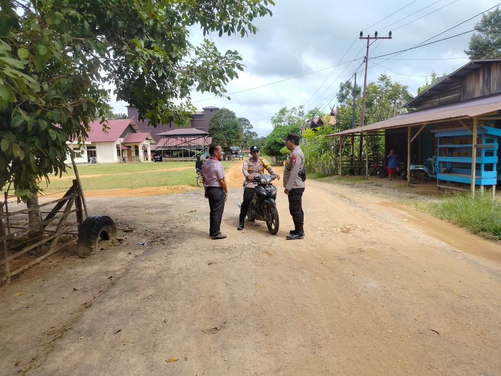 Tingkatkan Keamanan Selama Bulan Suci Ramadhan, Polsek Marikit Gencarkan Patroli ke Titik Rawan Guan Kamtibmas.