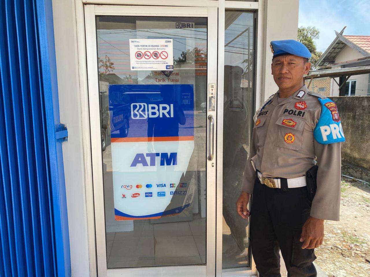 Personil Piket Patroli di Wilkum Polsek Sematu Jaya