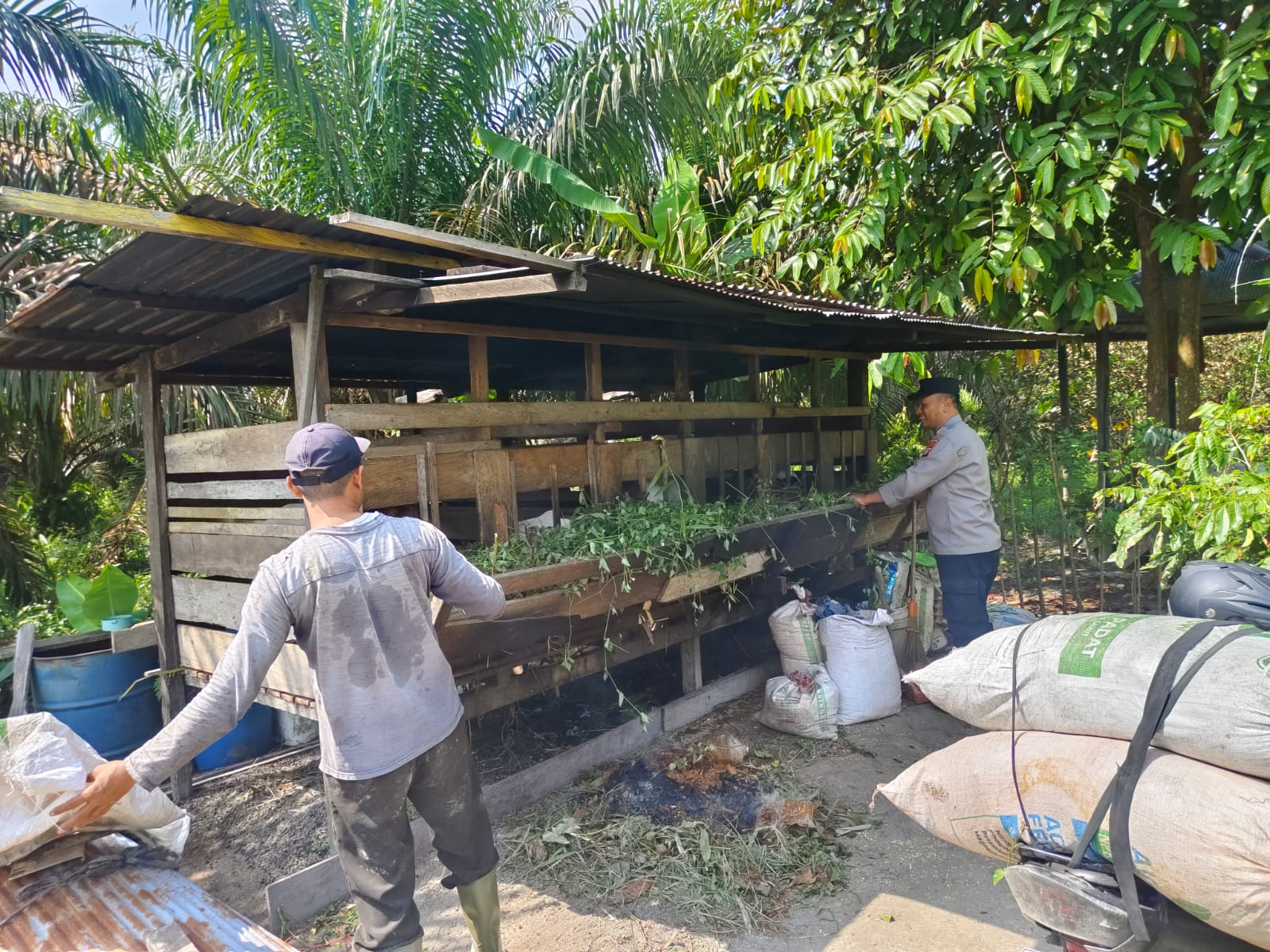 Melalui Sambang Peternak Kambing, Sat Binmas Polres Lamandau Perkuat Dukungan Program Asta Cita Presiden