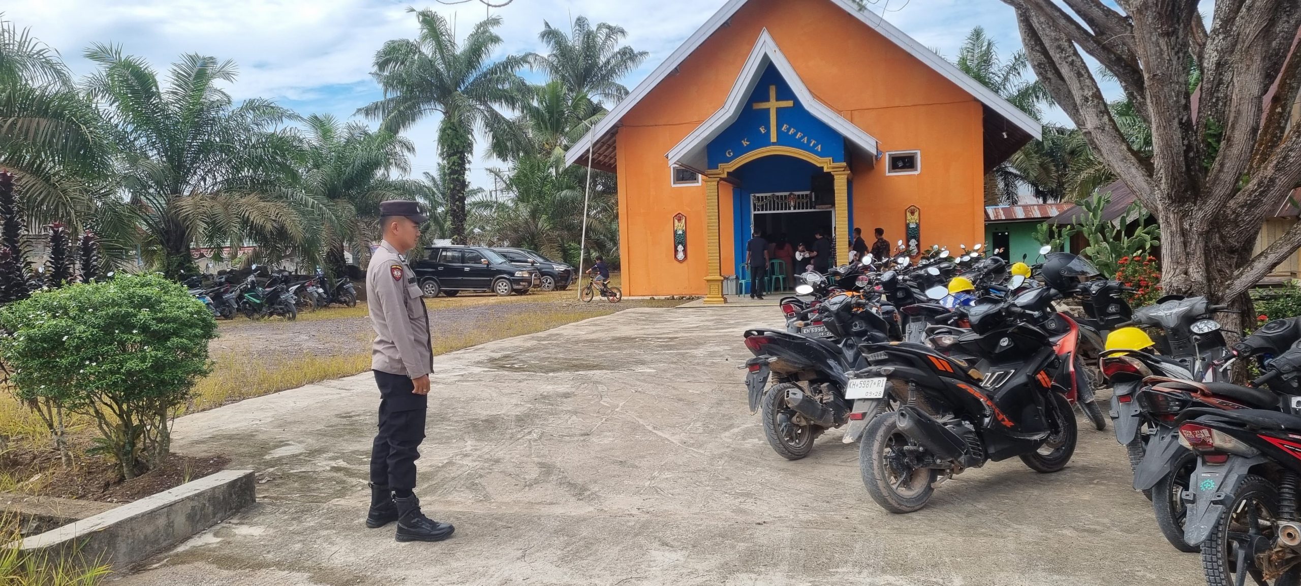 Pengamanan Ibadah Jumat Agung di Sematu Jaya Berjalan Aman dan Lancar