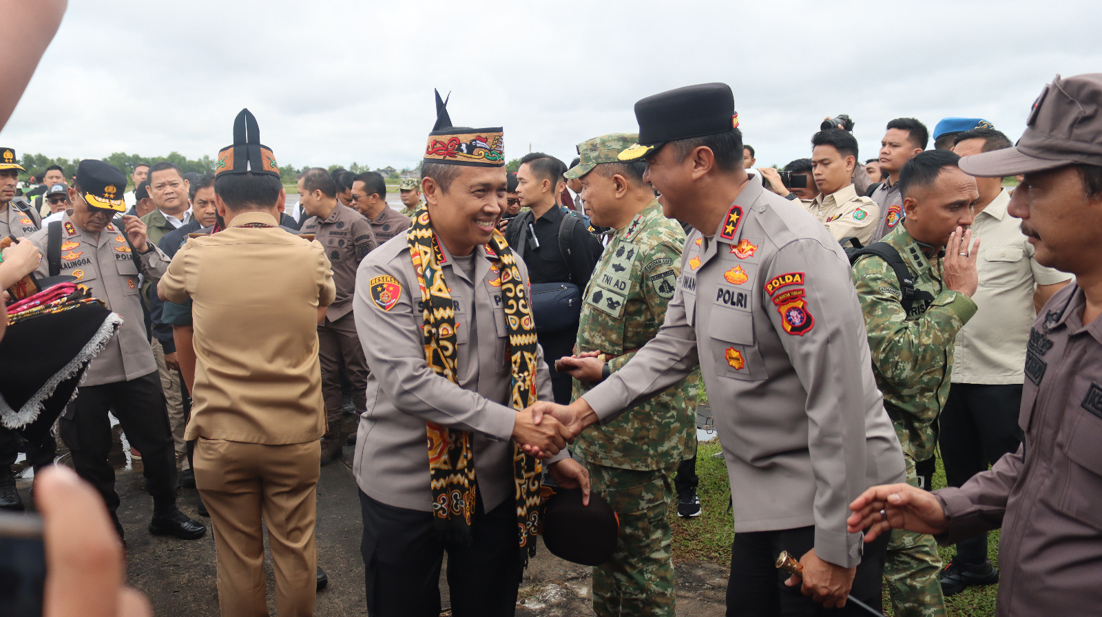 Kapolda Kalteng Sambut Kedatangan Kunjungan Kerja Menhan dan Tim Satgas PKH di Bumi Tambun Bungai