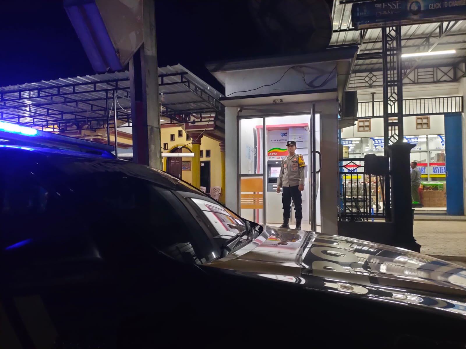 Personil Piket Patroli di Wilkum Polsek Sematu Jaya