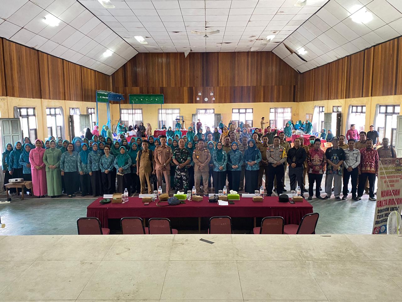 KATINGAN–Polsek Katingan Kuala–Polres Katingan–Polda Kalimantan Tengah melalui Anggota Polsek Katingan Kuala Bripka Ardiansyah menghadiri undangan Pembinaan Sepuluh Program Pokok PKK Kelurahan /Desa