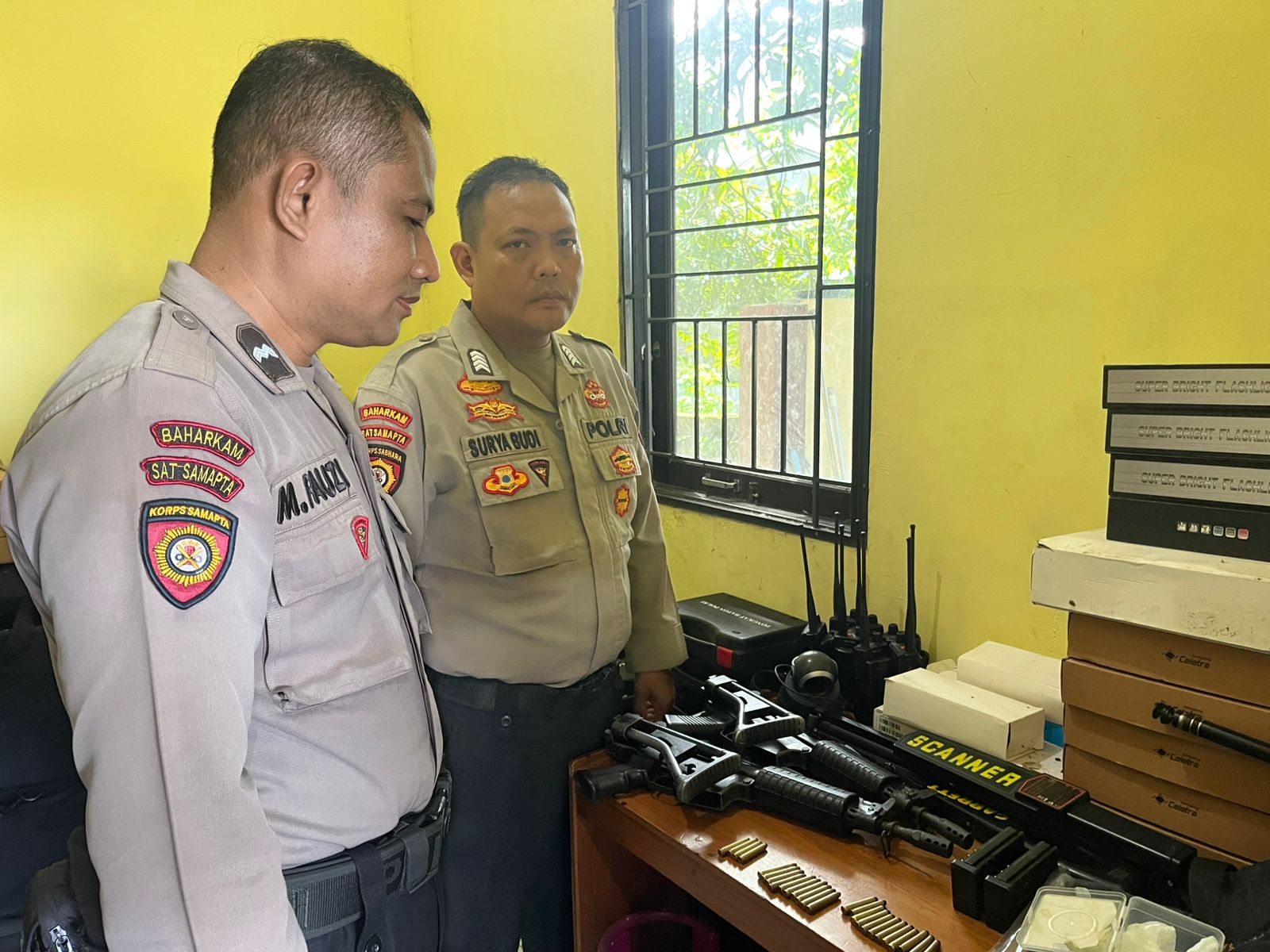 Personel Samapta Laksanakan Serah Terima Piket Jaga Mako dan Inventaris Penjagaan.