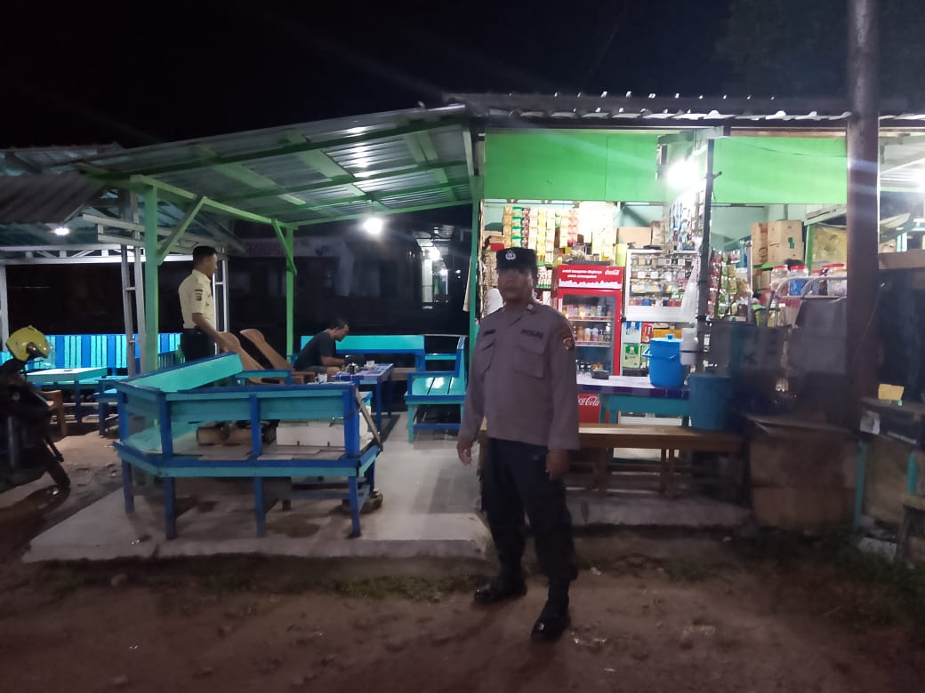 Melalui Sambang Warga, Piket Polsek Sosialisasikan Hotline 110