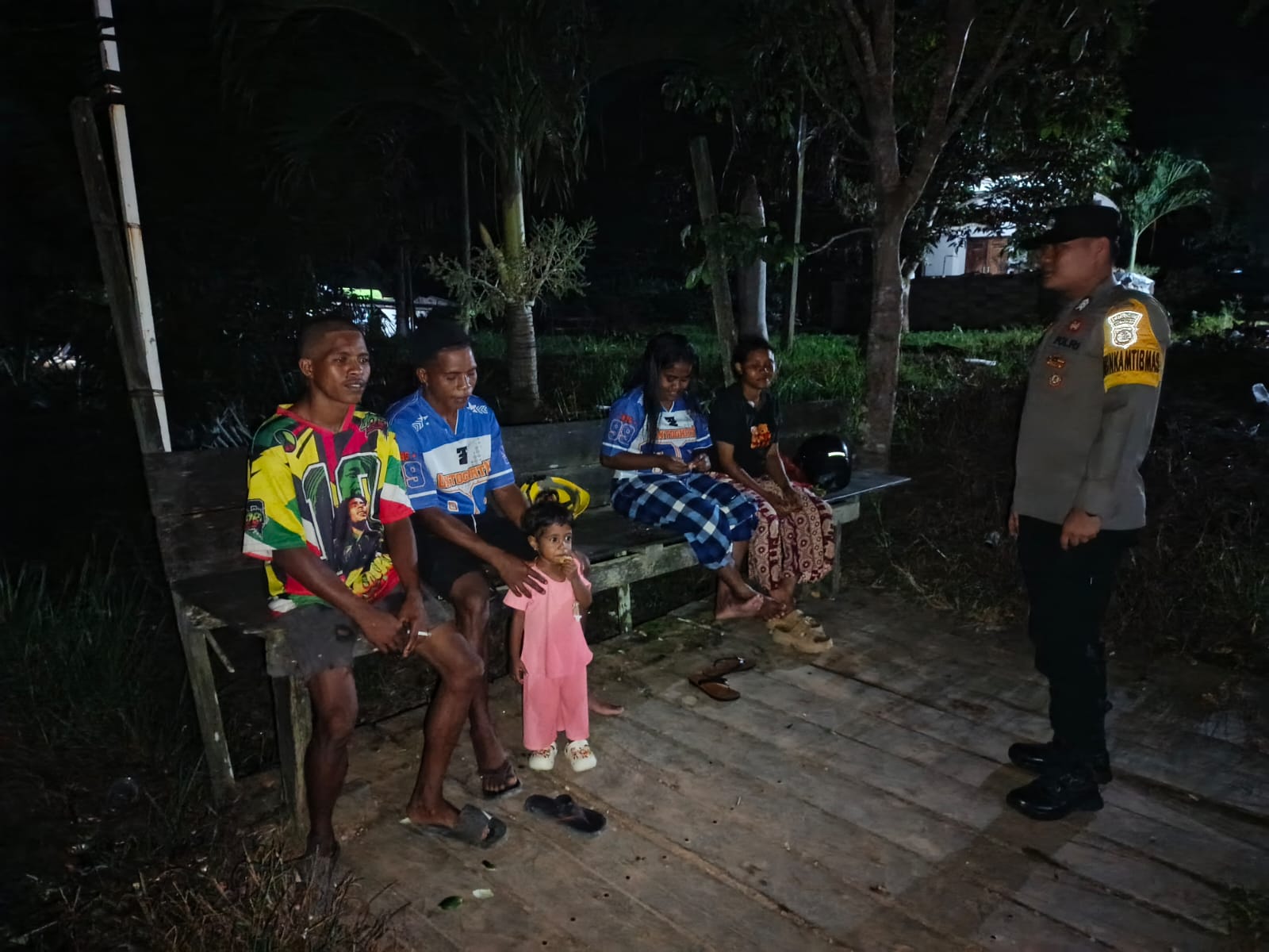 Ciptakan Situasi Aman, Piket Polsek Jalin Silaturahmi dengan Masyarakat