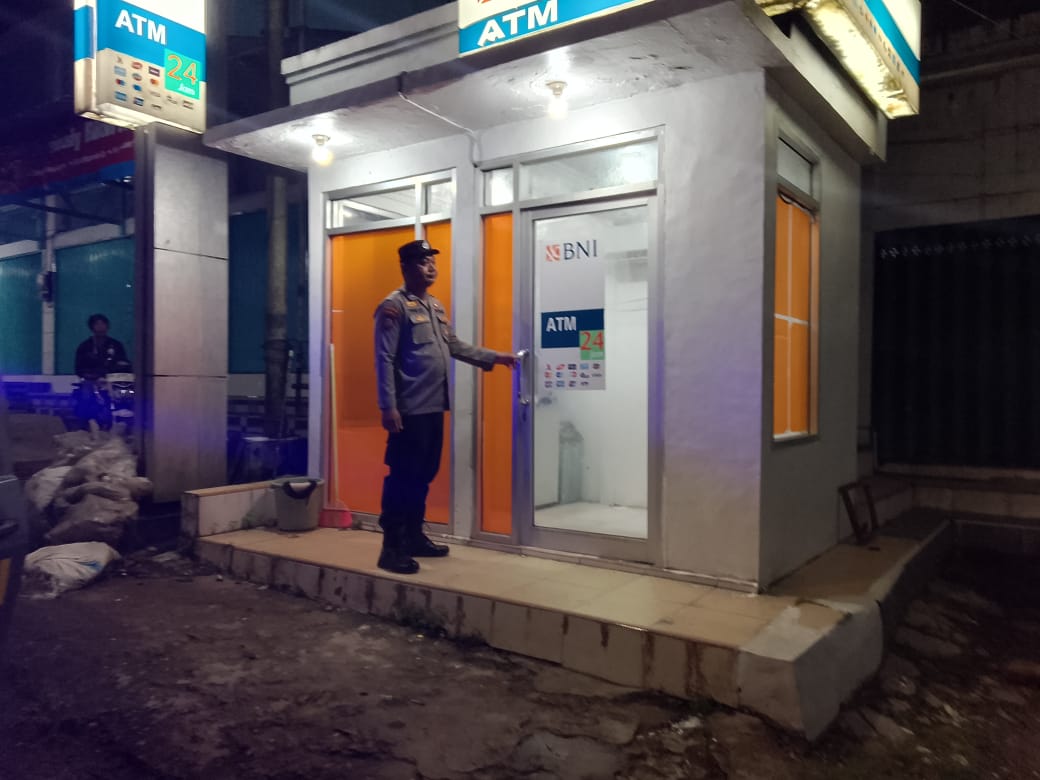 Cegah Gangguan Kamtibmas, Piket Polsek Bulik Patroli ATM