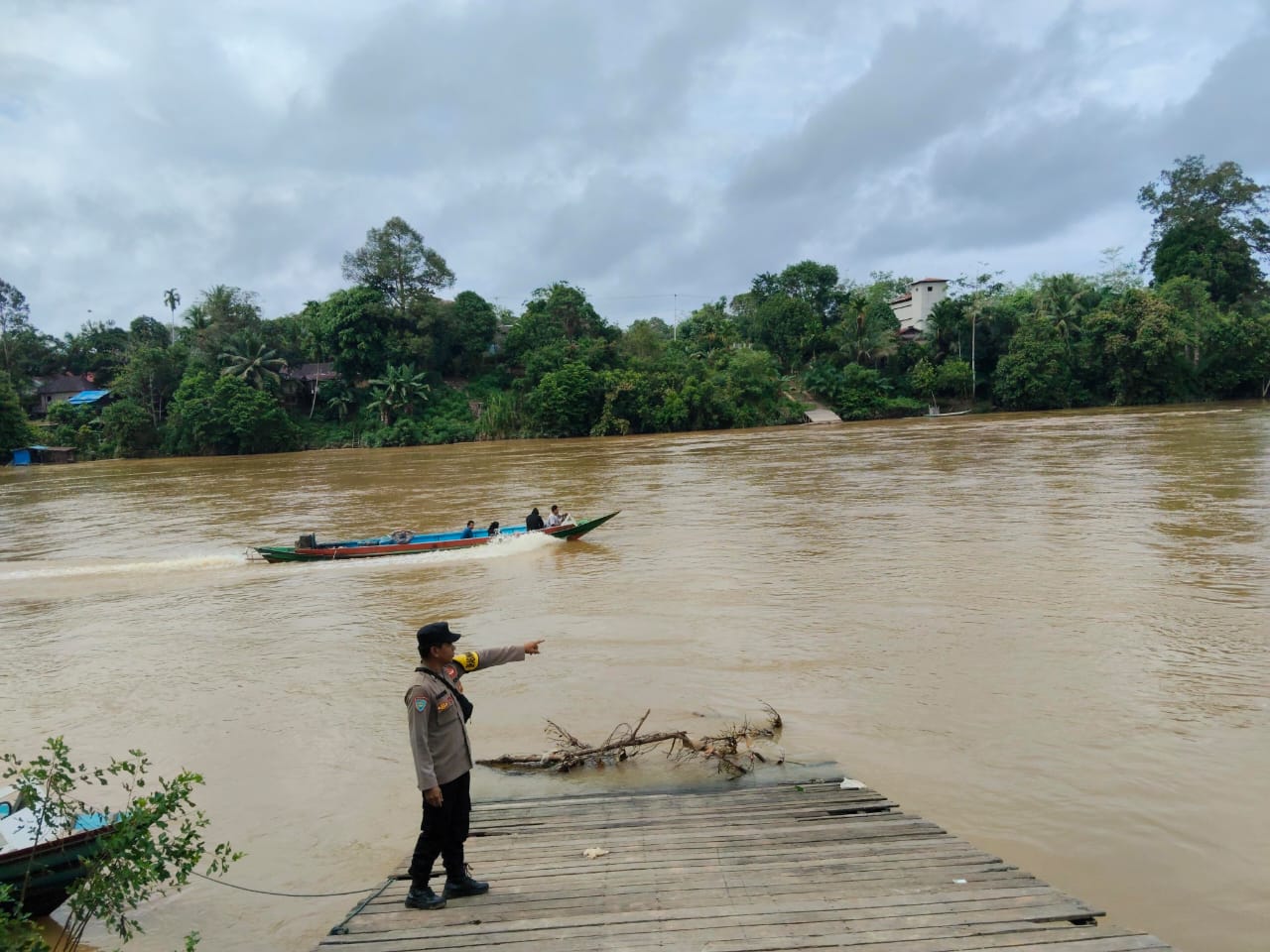 Analisis Lapangan: Polsek Marikit Identifikasi Potensi Lonjakan Debit Sungai Katingan