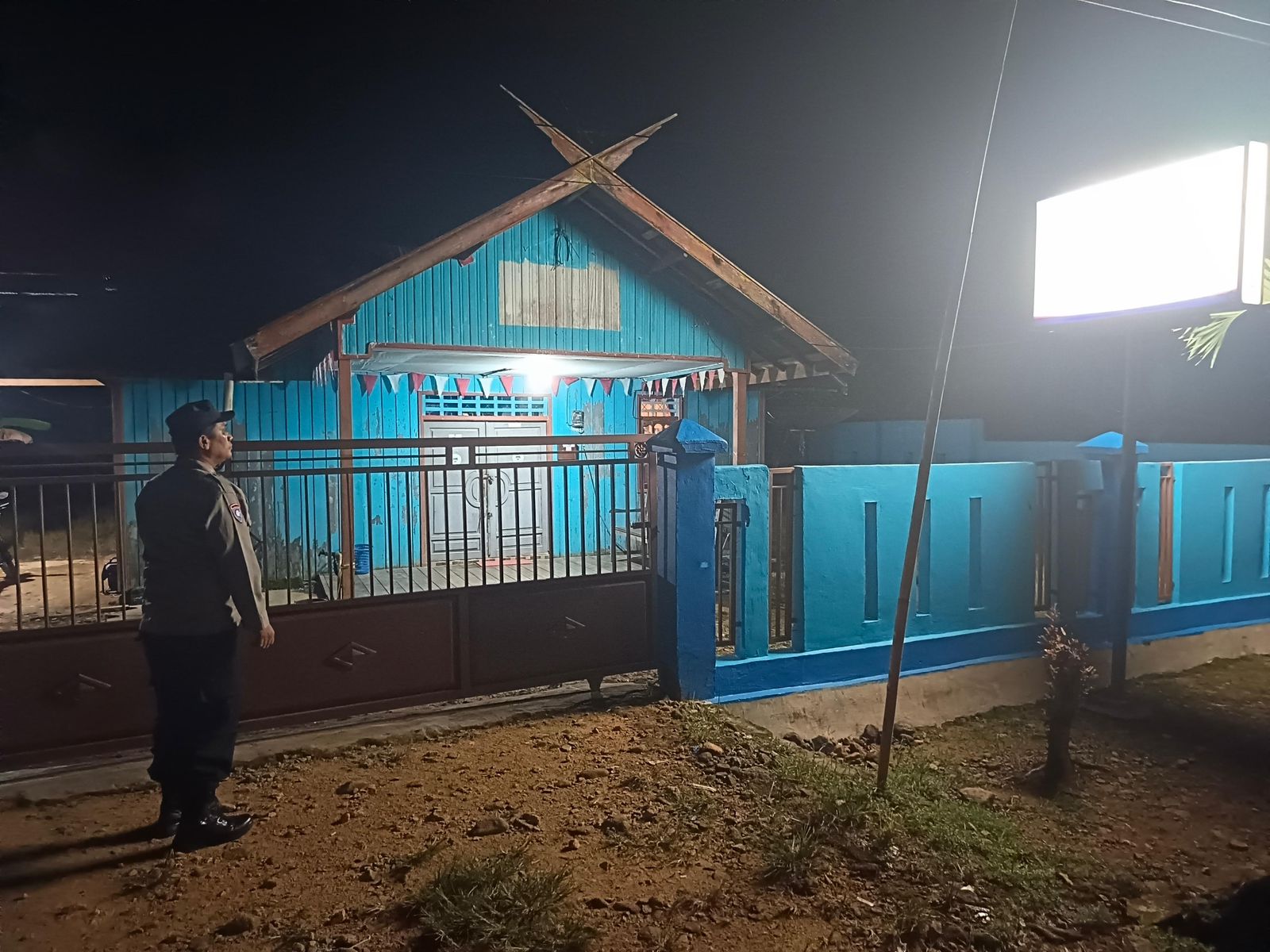 Polsek Delang tingkatkan patroli malam di pemukiman warga, antisipasi gangguan kamtibmas