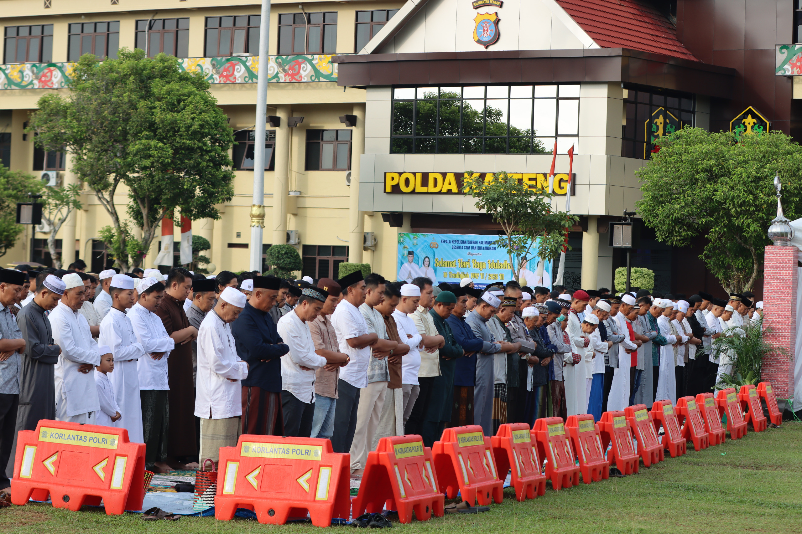 Maknai Hari Raya Idul Adha 1447 H, Polda Kalteng Gelar Salat Id Bersama Masyarakat.
