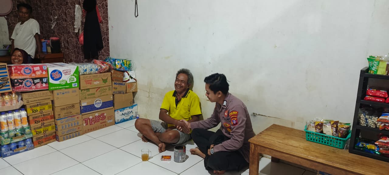 Polsek Lamandau sambangi pertokoan, dialog langsung serap informasi kamtibmas
