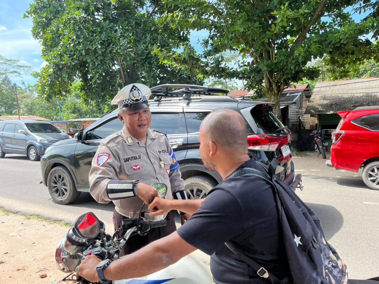 Temukan pelanggaran lalulintas, Satlantas Polres Katingan beri himbauan humanis.