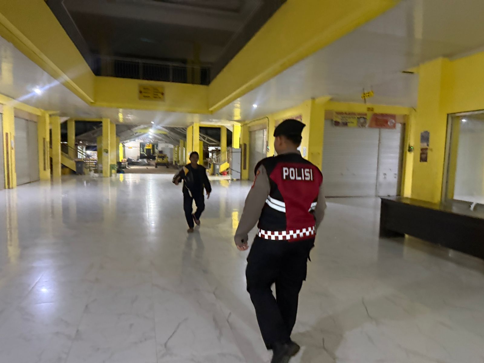 Satsamapta Polres Lamandau patroli malam, hadir jaga keamanan masyarakat