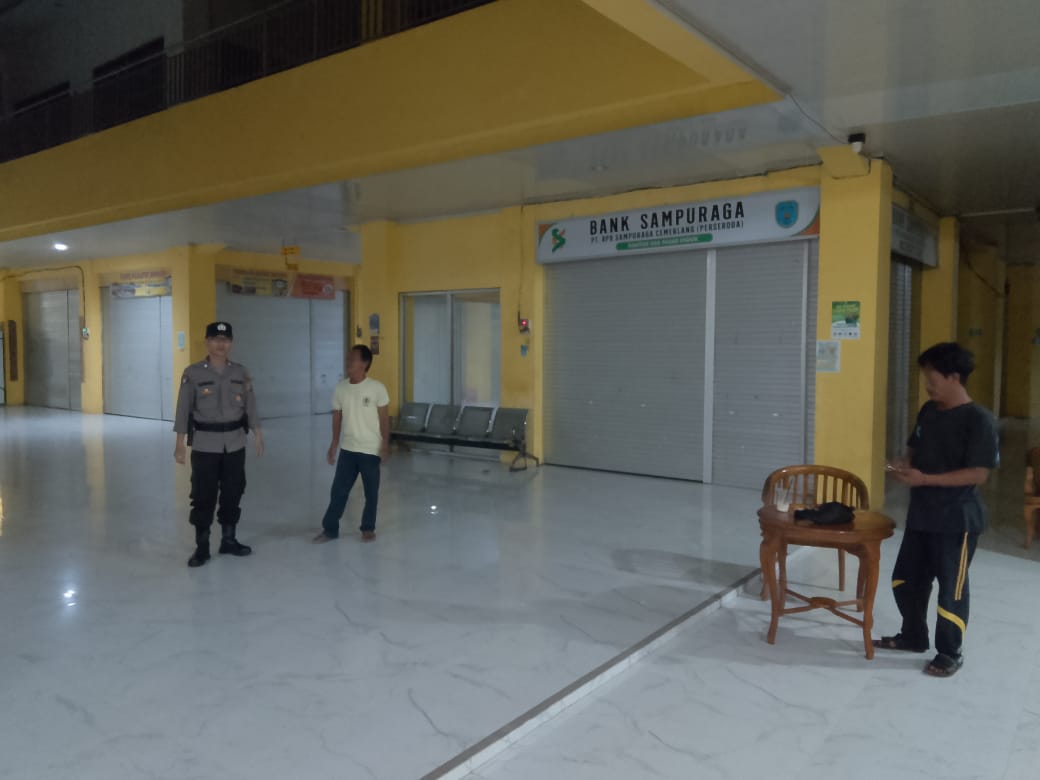 Tingkatkan Patroli Malam, Polsek Bulik Sambangi Pasar Induk