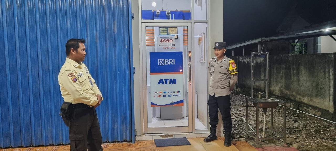 Sambangi ATM dan Perbankan, Polsek Sematu Jaya Ingatkan Petugas Tingkatkan Kewaspadaan