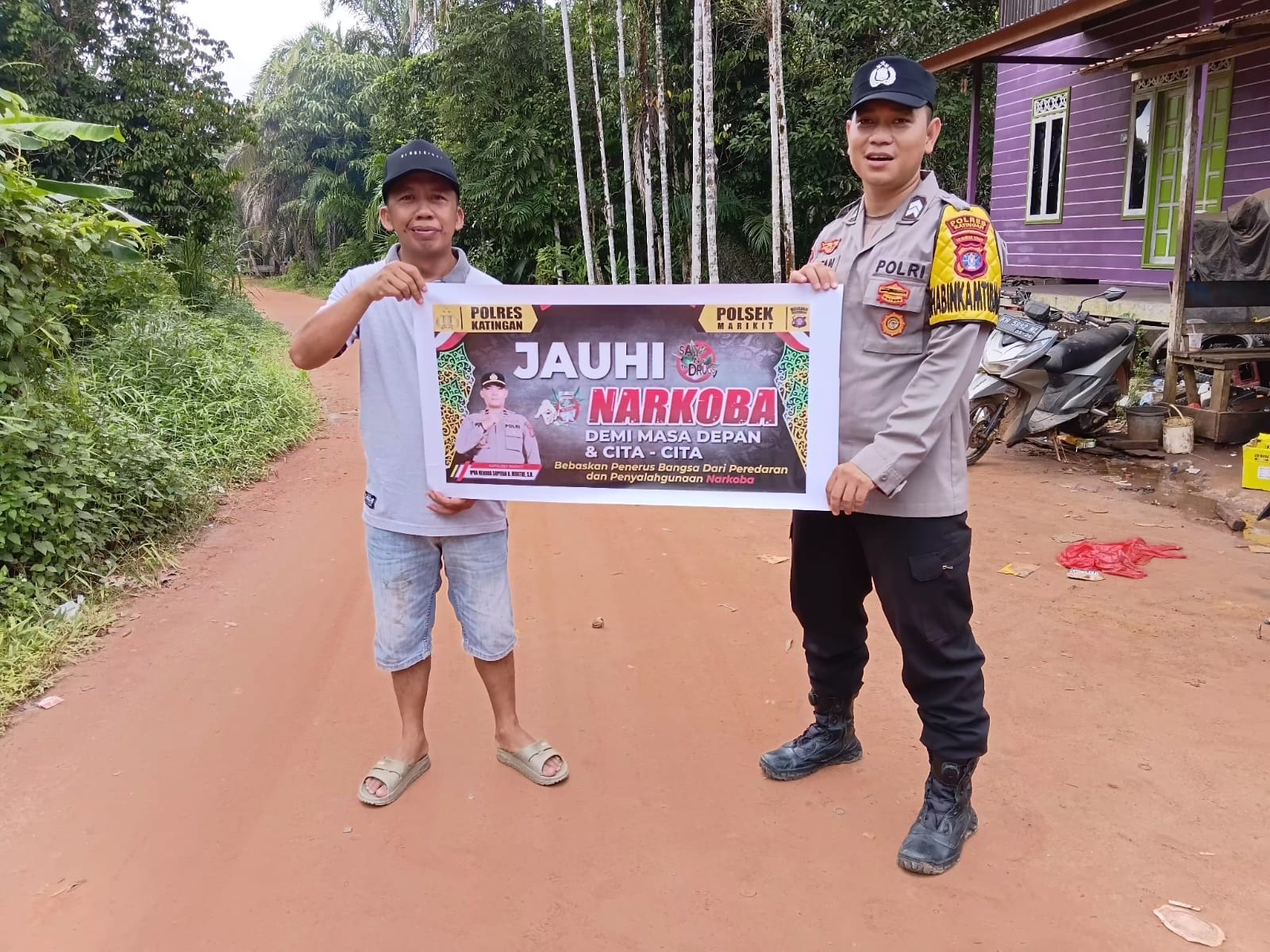 Bhabinkamtibmas Polsek Marikit Sosialisasikan Bahaya Narkoba kepada Warga Desa Buntut Leleng