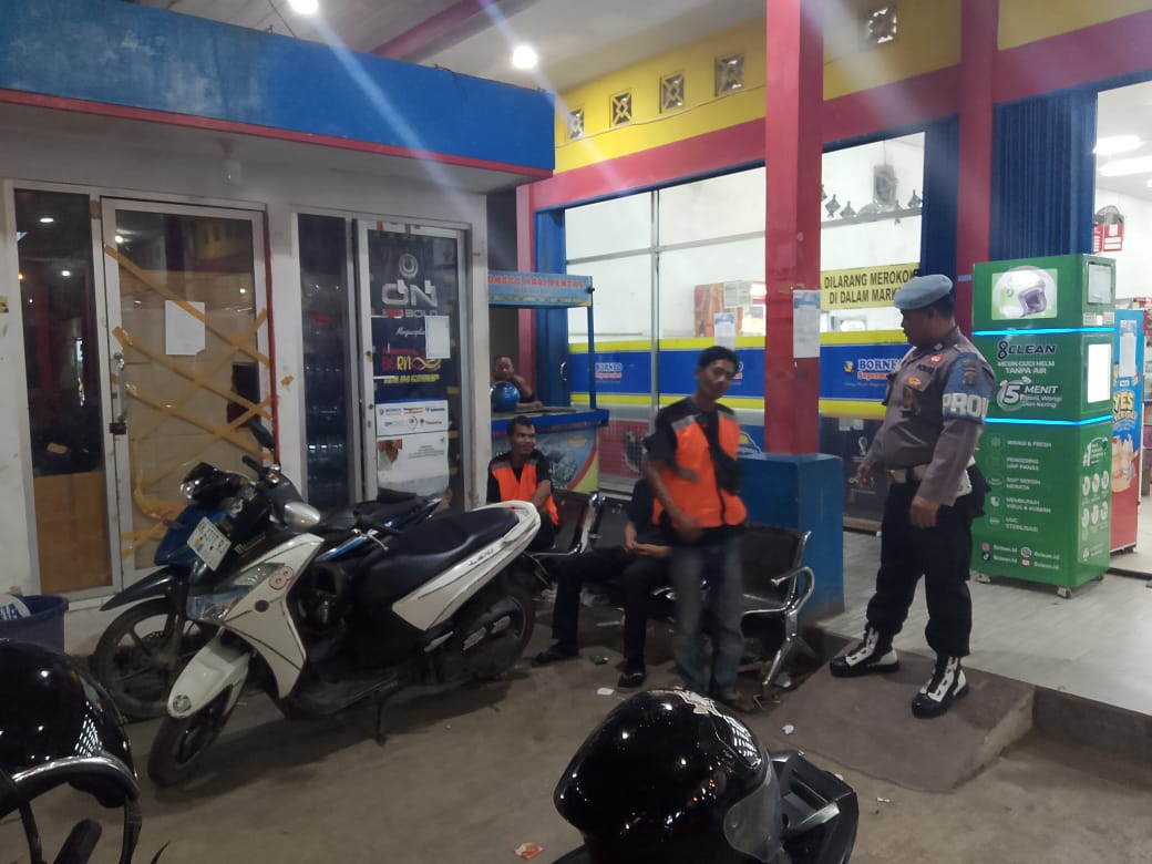 Roda Ekonomi Tetap Berputar, Polsek Bulik Jaga Keamanan Kawasan Pertokoan