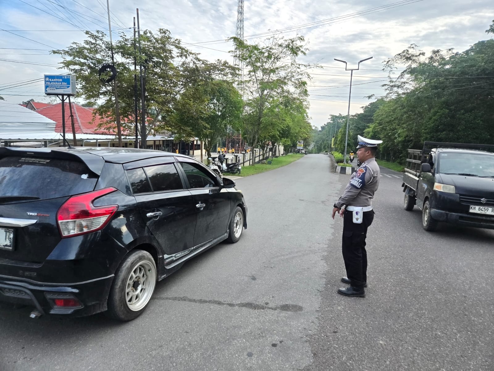 Awali Hari dengan Pelayanan, Satlantas Polres Lamandau Hadir Atur Kelancaran Arus Lalu Lintas