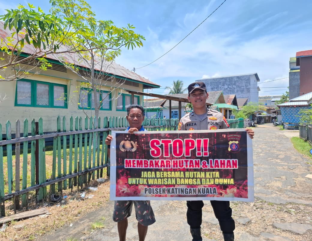 Polsek Katingan KualaBhabinkamtibmas Kel Pegatan Hilir Sosialisasi Himbauan tentang Karhutla Kepada petani.