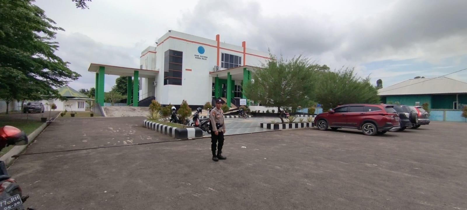 Pastikan Layanan Perbankan Berjalan Aman, Polsek Bulik Monitoring Bank Kalteng
