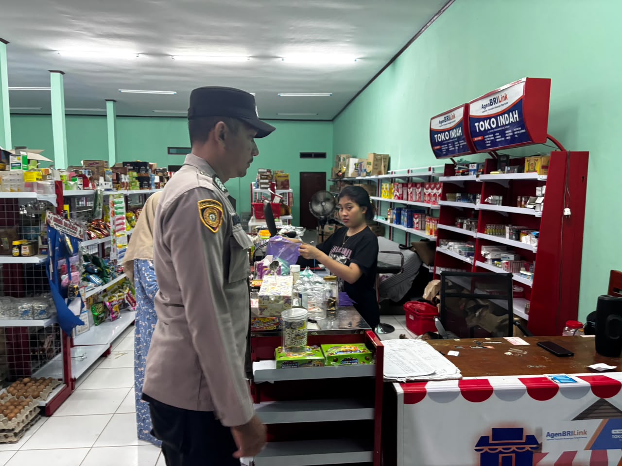 Pastikan Situasi Kondusif, Polsek Lamandau Monitoring Kawasan Pertokoan