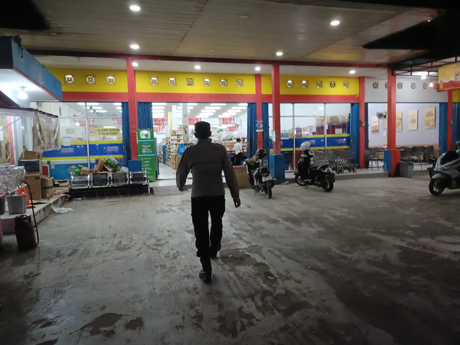 Monitoring Kawasan Pertokoan, Polsek Bulik Pastikan Situasi Tetap Aman dan Kondusif