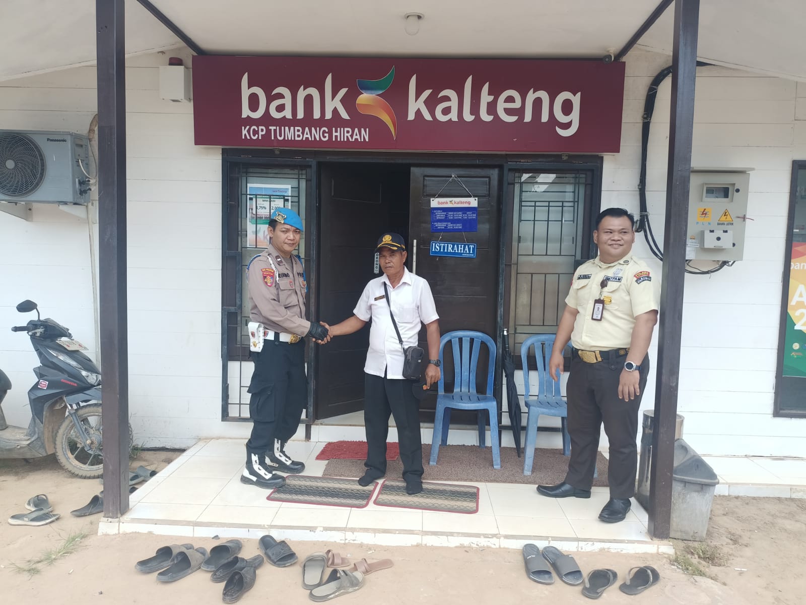 Sapa, Jaga, Lindungi: Patroli Humanis Polsek Marikit Hadir untuk Masyarakat