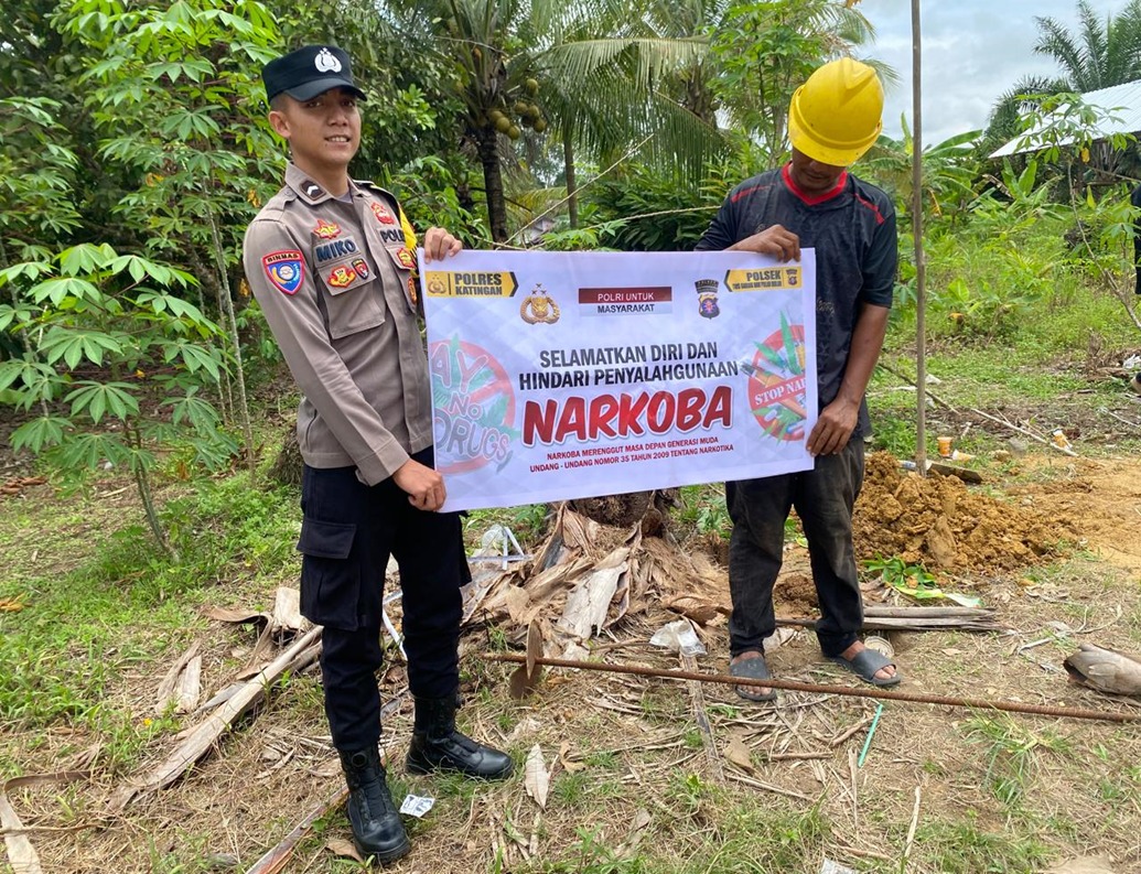 Melalui Imbauan dan media spanduk, Polsek Tewang Sangalang Garing dan Pulau Malan Imbau Warga Tidak Terjerumus Penyalahgunaan Narkoba.