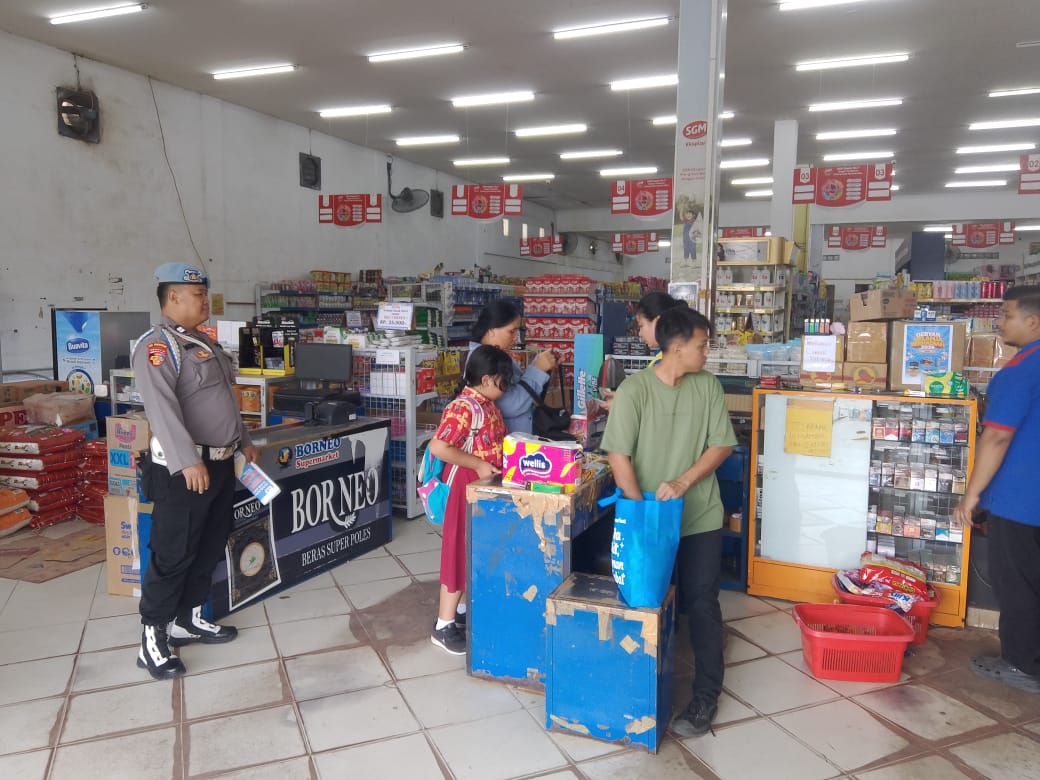 Polsek Bulik Monitoring Pertokoan, Pastikan Situasi Kamtibmas Tetap Kondusif