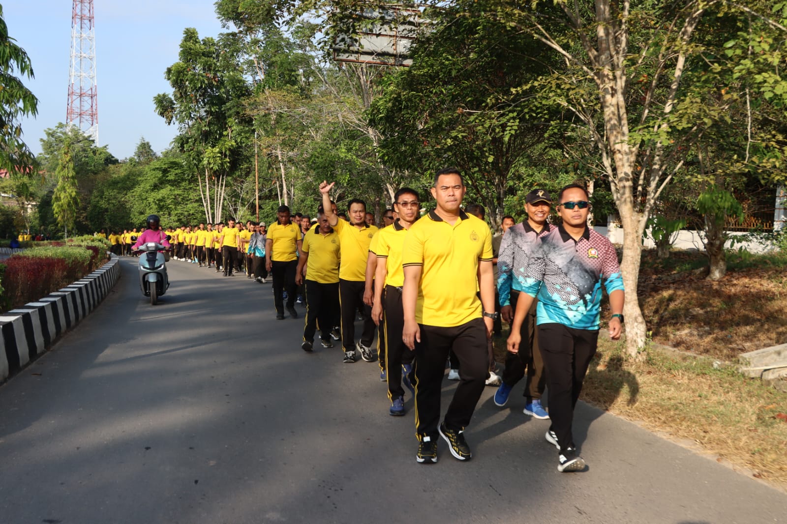 Jumat Sehat, Jumat Berkah, Kapolres Lamandau Pimpin Jalan Sehat Bersama Kodim 1017/Lamandau