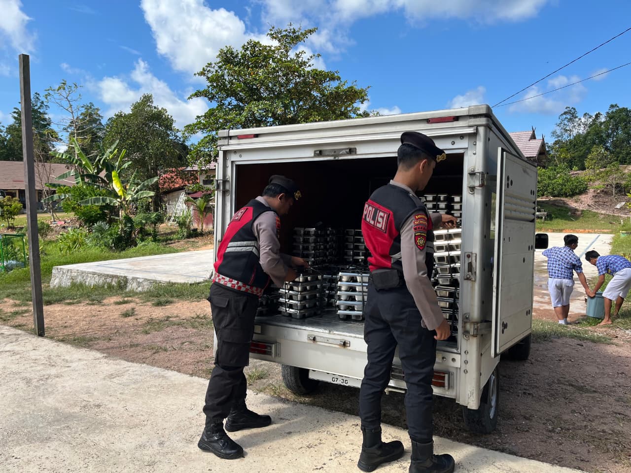 Sat Samapta Polres Lamandau Kawal Distribusi Makan Bergizi Gratis, Pastikan Tepat Sasaran ke Sekolah-sekolah