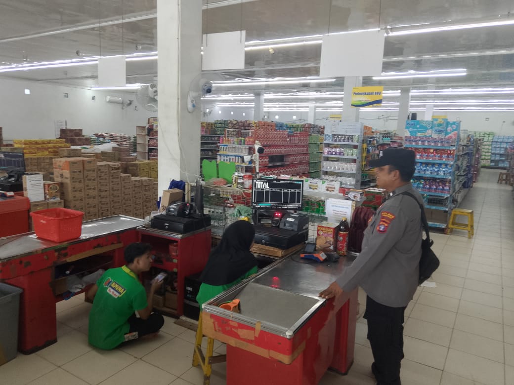 Polsek Bulik Monitoring Pertokoan, Pastikan Aktivitas Perdagangan Berjalan Aman