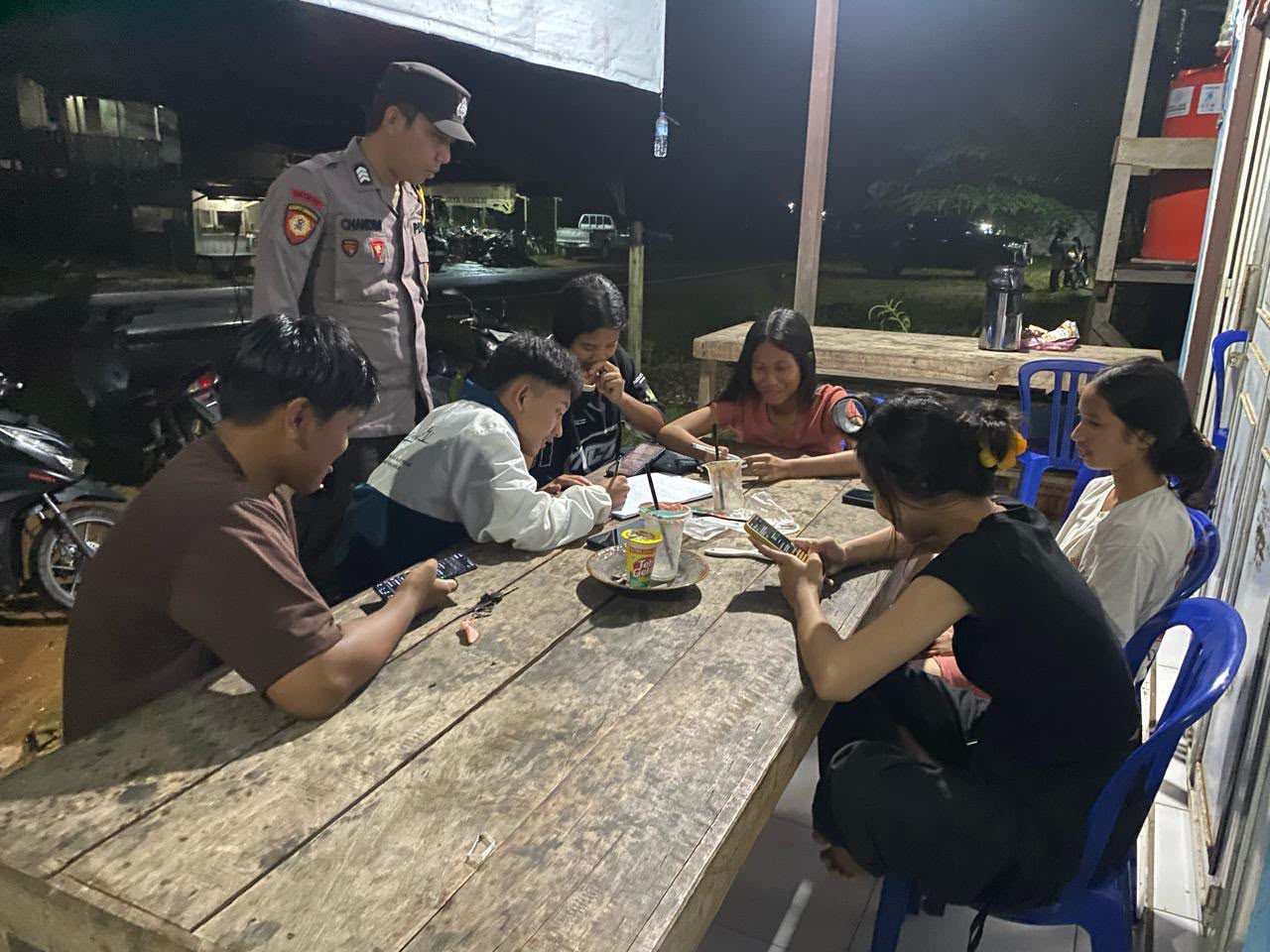 Polsek Delang Sambangi Pemuda, Ajak Bersama Jaga Kamtibmas