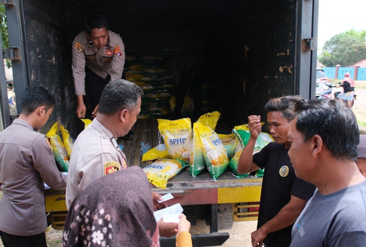 Polres Lamandau Salurkan 125 Kilogram Beras SPHP Melalui Gerakan Pangan Murah