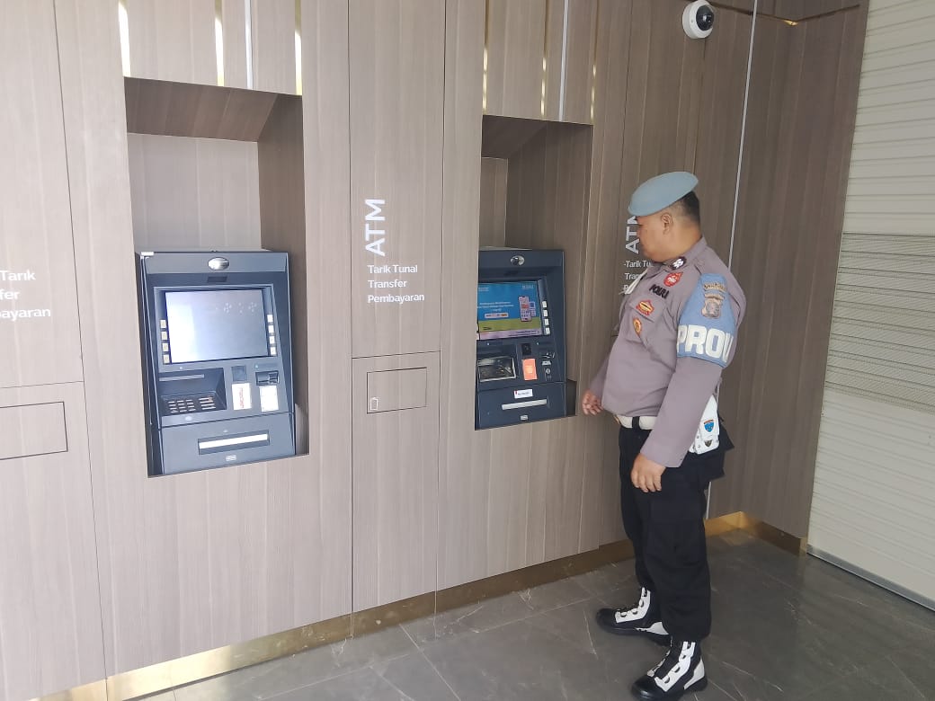 Polsek Bulik Monitoring ATM dan Perbankan, Pastikan Keamanan Transaksi Masyarakat