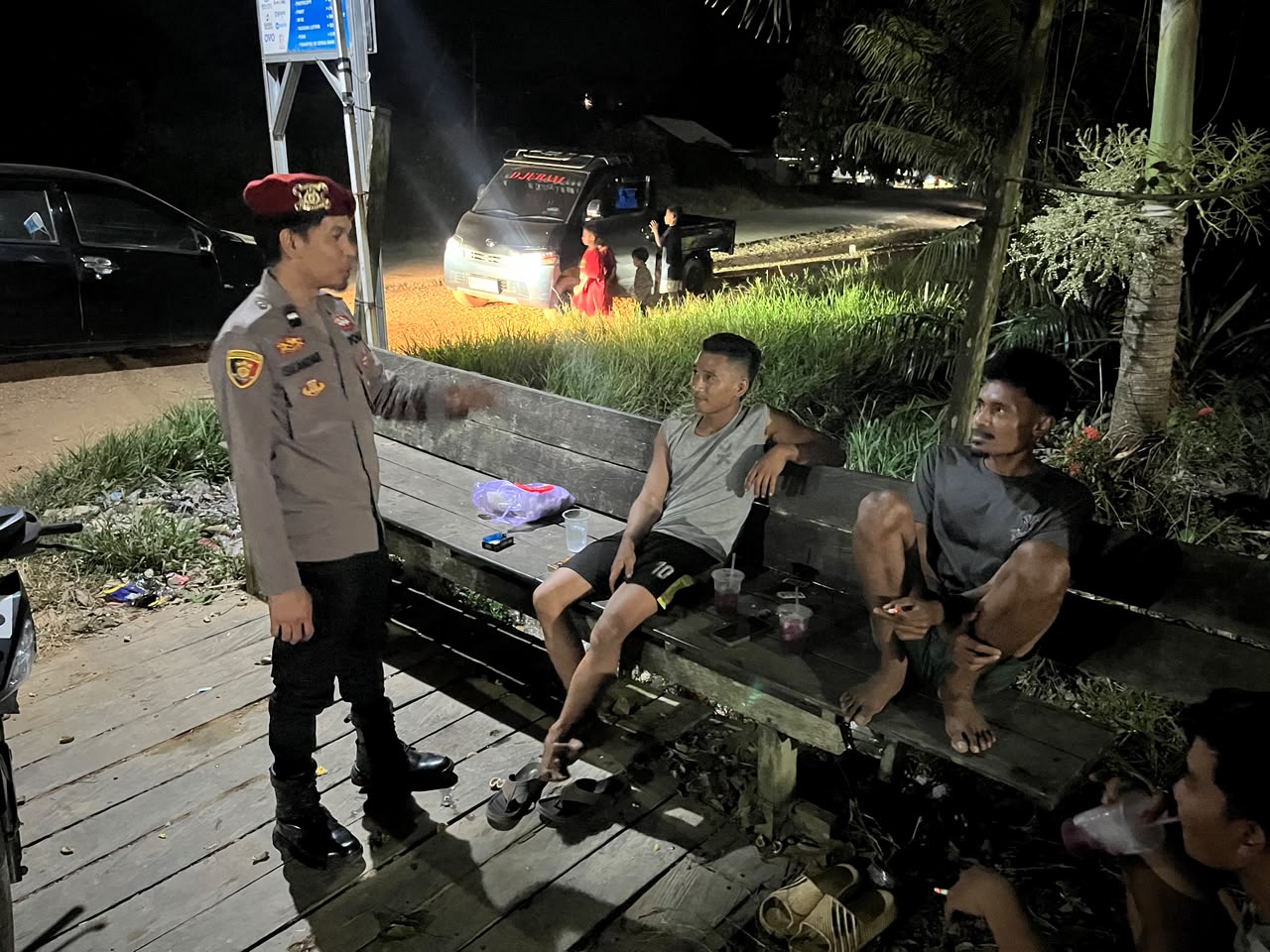 Polsek Lamandau Laksanakan Sambang Masyarakat untuk Pererat Kemitraan dan Jaga Kamtibmas