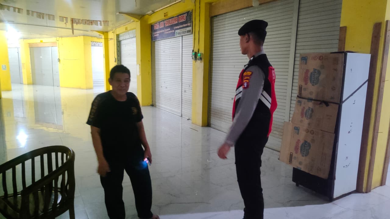 Sat Samapta Polres Lamandau Laksanakan Patroli Dialogis Bersama Penjaga Pasar Induk