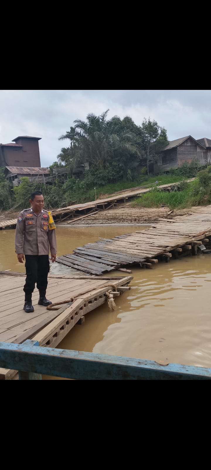 . Piket Polsek Sanaman Mantikei Rutin Cek Debit Air