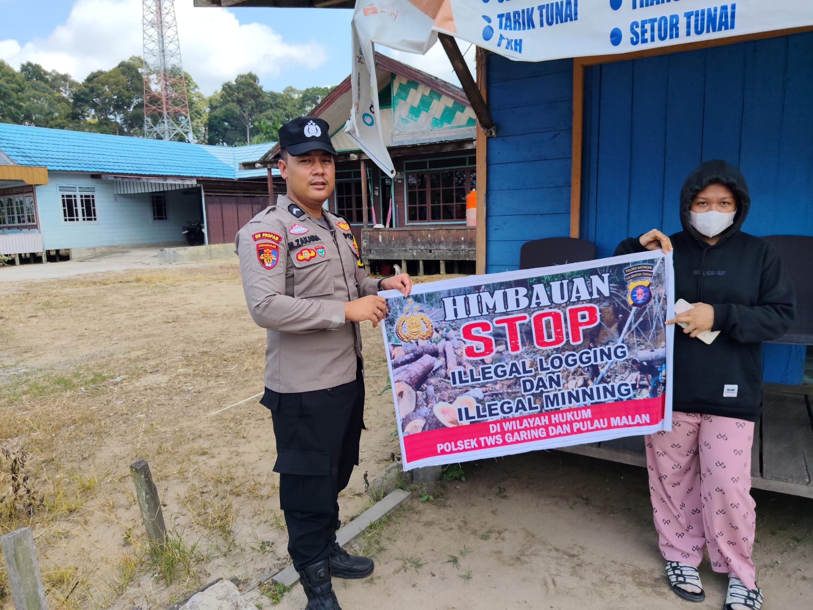 Upaya pencegahan ilegal logging dan mining Bhabinkamtibmas Polsek Tws Garing dan Pulau Malan gencar gencar rutin sosialisasi larangan ilegal Logging dan Mining.