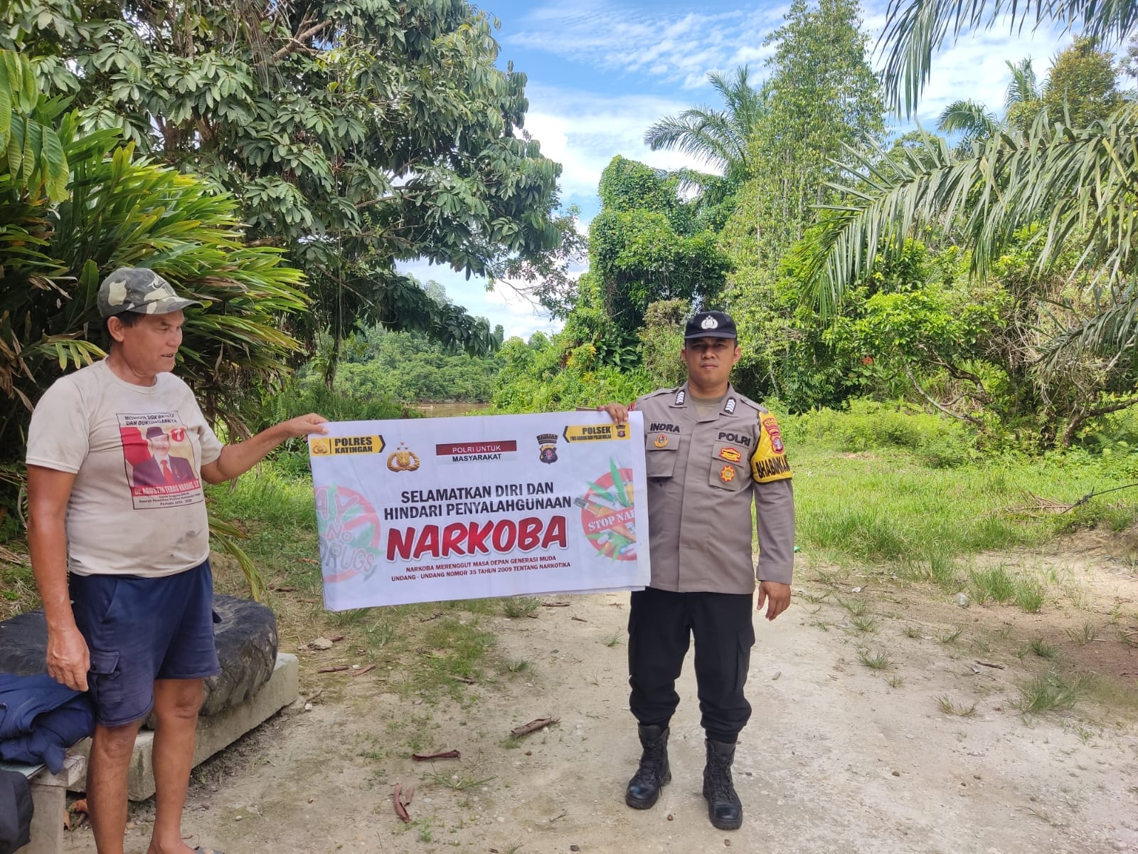 Melalui Imbauan dan media spanduk, Polsek Tewang Sangalang Garing dan Pulau Malan Imbau Warga Tidak Terjerumus Penyalahgunaan Narkoba.