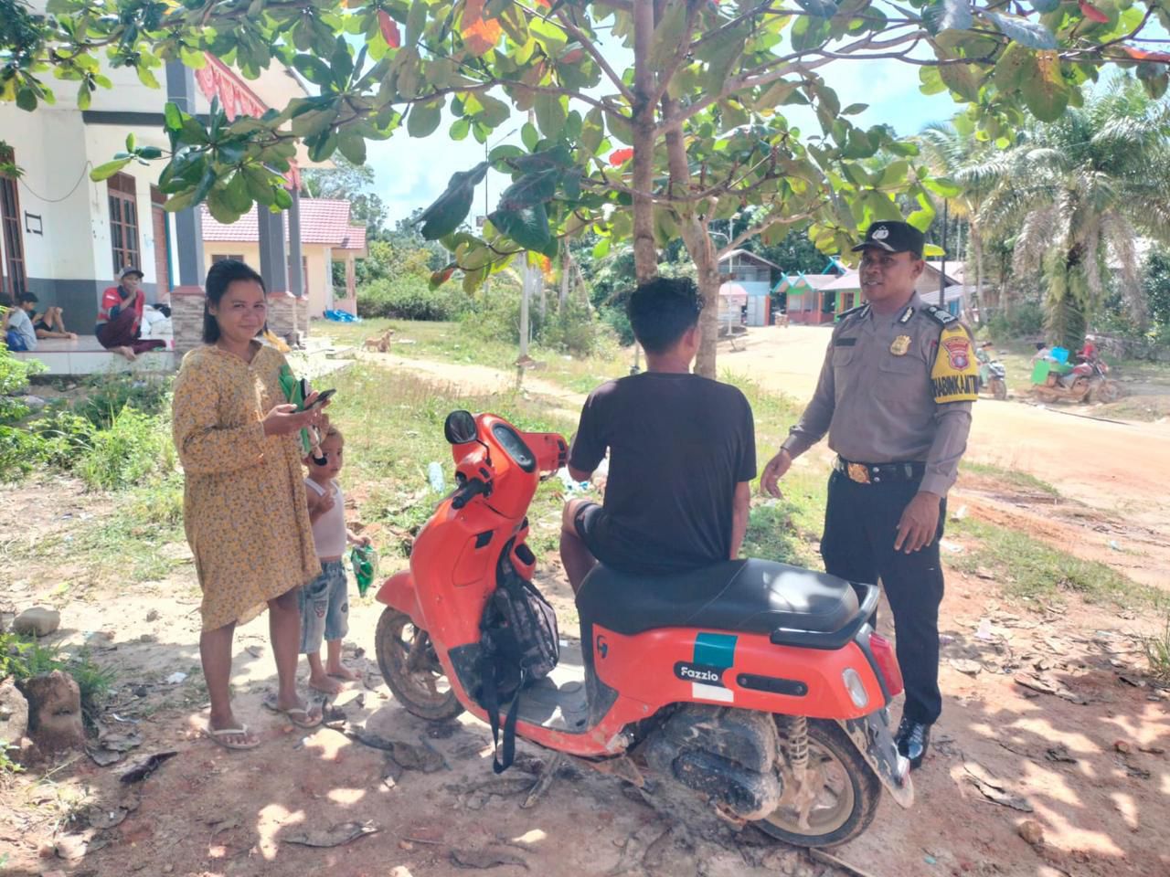 Perkuat Kamtibmas, Polsek Katingan Tengah Sambangi Warga