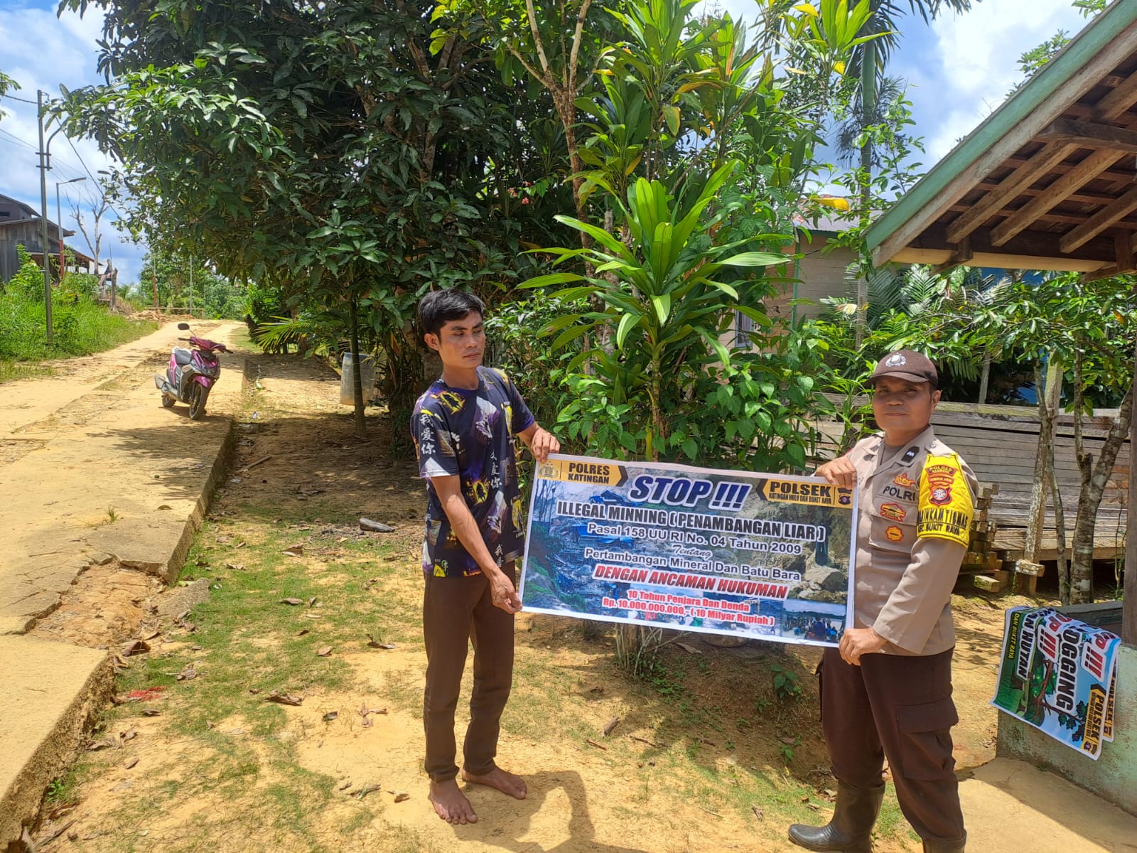 Upaya pencegahan Penambangan Emas Tanpa Ijin (PETI) di Kecamatan Katingan Hulu dan Bukit Raya, Bhabinkamtibmas sosialisasi kepada masyarakat.